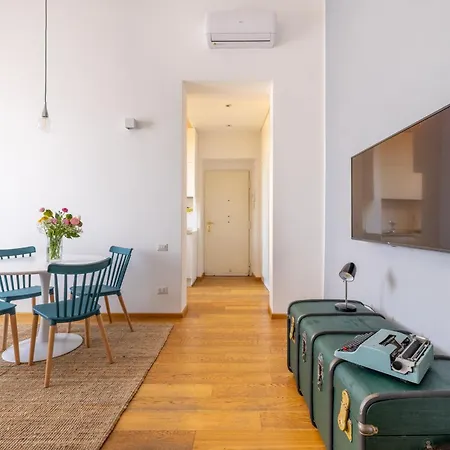 Elegant Apt With Two Bedrooms Rom Exterior foto