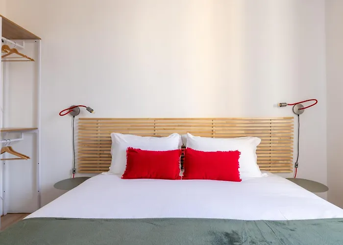 Elegant Apt With Two Bedrooms